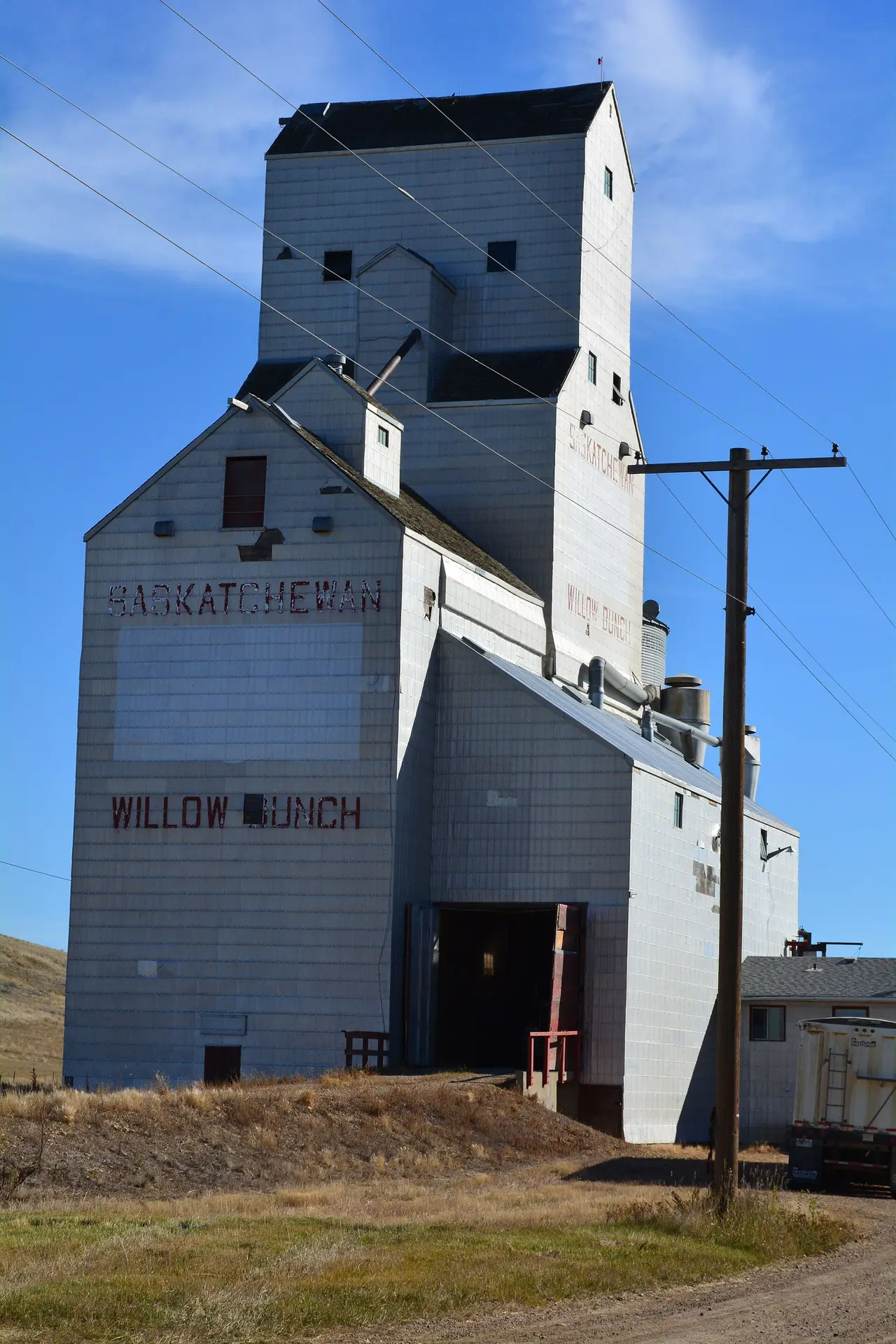 The Willow Bunch grain elevator, 2013